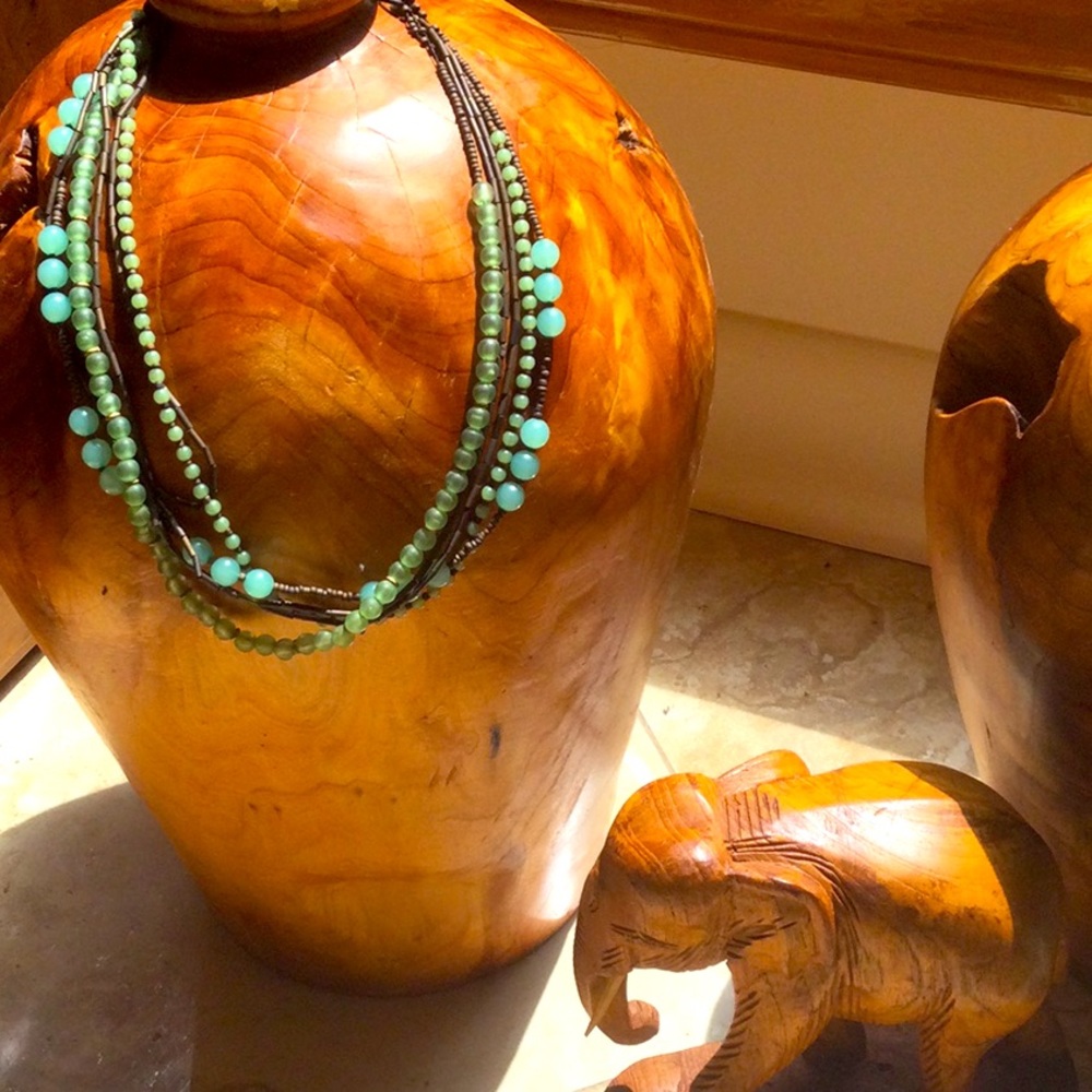 - - Multi stranded necklace - Picture 2 of 3